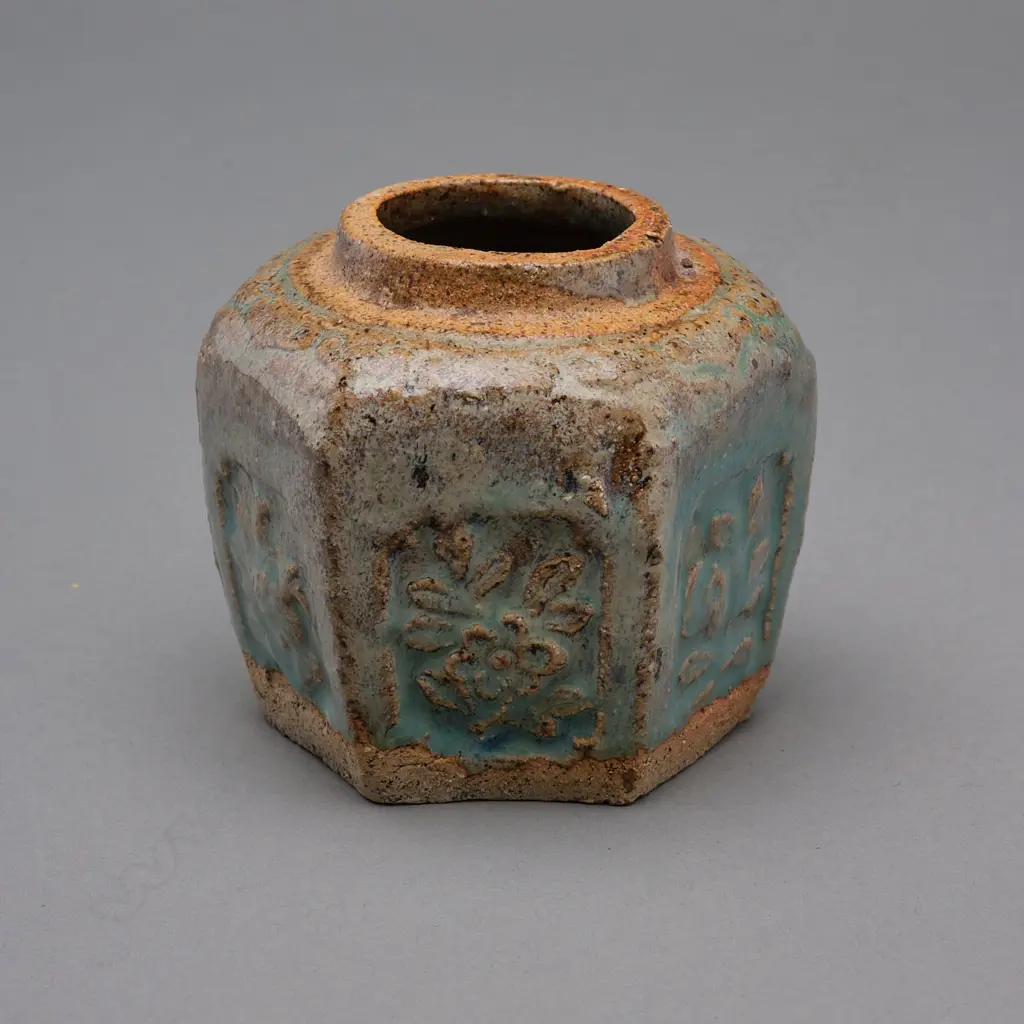 Chinese stoneware jar, c.1920-30 Image 1++